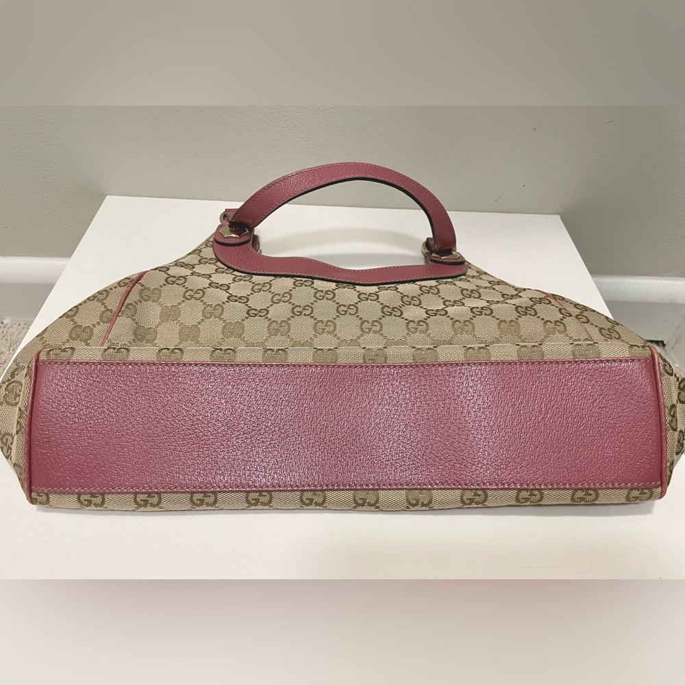 Gucci GG Canvas Medium Hobo Bag in Beige and Pink - Picture 3 of 6